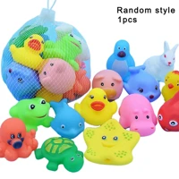 Imagem da promoção Animais Bonitos Brinquedos De Natação Água Colorido Borracha Macia Float Squeeze Som Squeaky Toy Ban